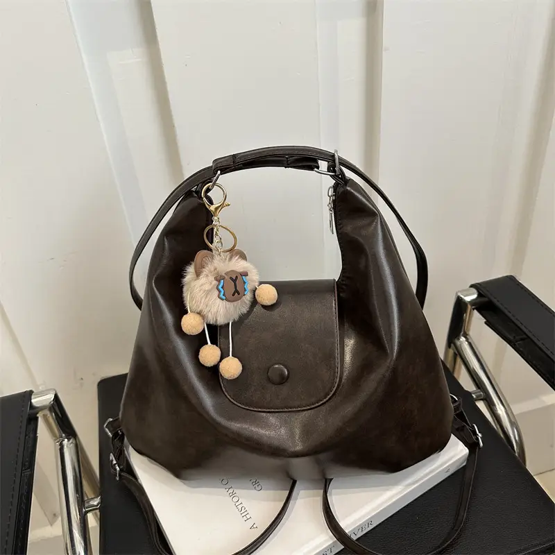 Black Leather Shoulder Bag for Women Winter 2025 - Image 7