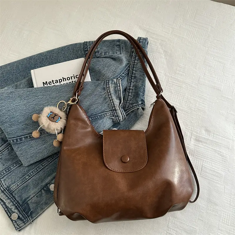 Black Leather Shoulder Bag for Women Winter 2025 - Image 2