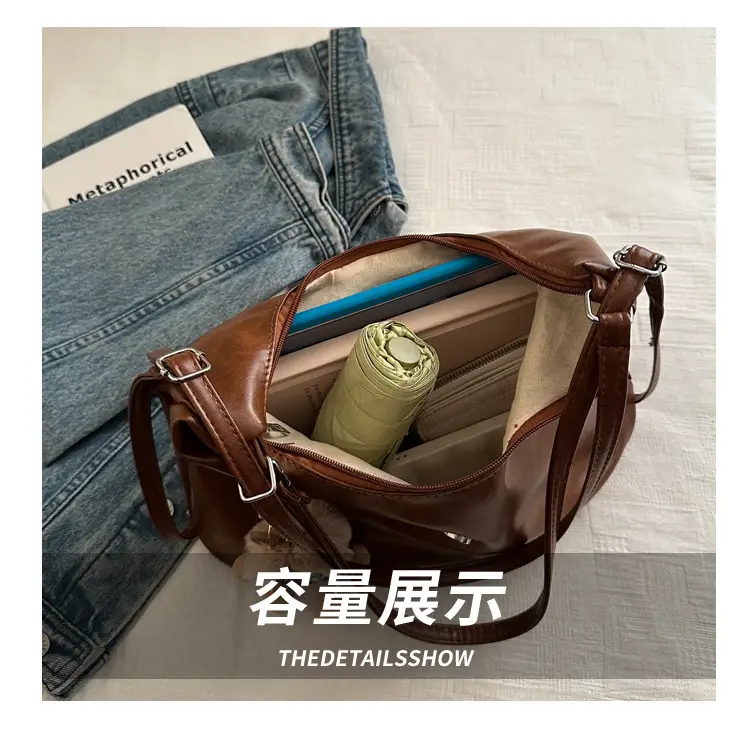 Retro Black Crossbody Bag with Doll Keychain 2024 — feature 7