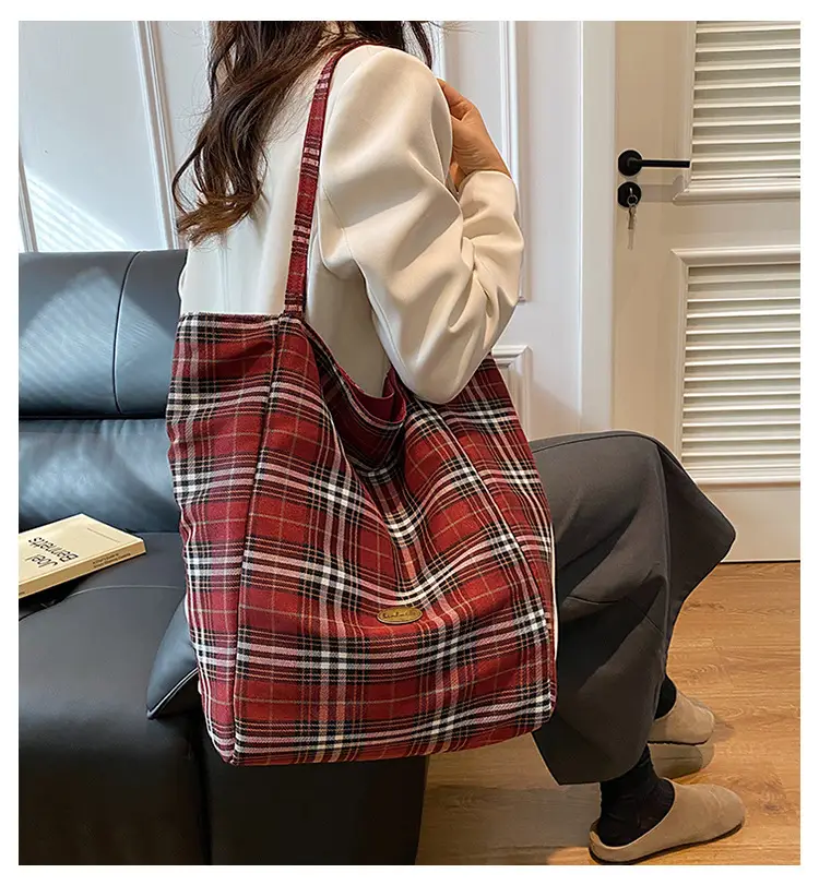 Double-sided British Plaid Shoulder Bag 2024 Autumn Vintage Large Capacity Tote Bag Women — feature 1