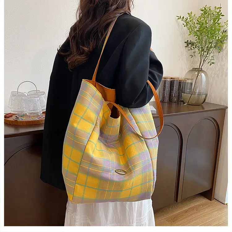 Double-sided British Plaid Shoulder Bag 2024 Autumn Vintage Large Capacity Tote Bag Women — feature 11