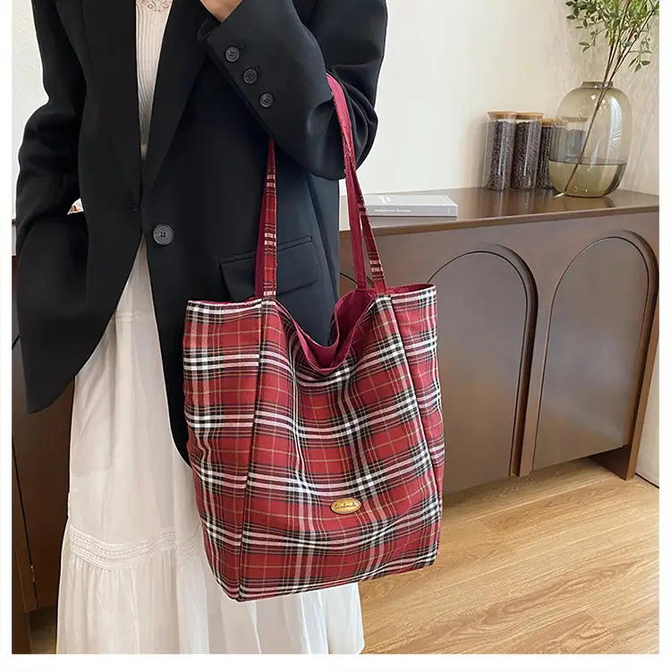 Double-sided British Plaid Shoulder Bag 2024 Autumn Vintage Large Capacity Tote Bag Women — feature 9