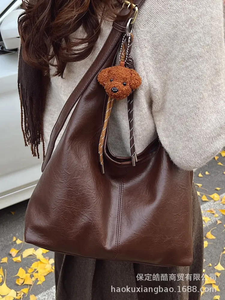 Women's Brown Leather Tote Bag Large Capacity Retro Design - Image 11