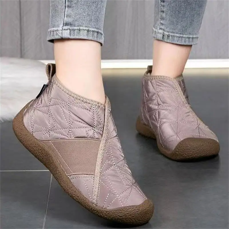 2025 New Autumn and Winter Aerospace Fabric Wool Slip-On Snow Boots Low Heel Comfortable Non-Slip Lightweight Women's Cotton Shoes - Image 5