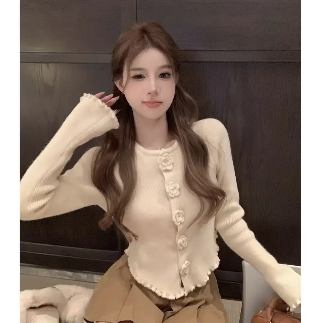 French-Style Ruffled Round-Neck Knit Sweater for Women, 2026 Autumn and Winter New Floral Long-Sleeve Sweater Base Layer Top — feature 2