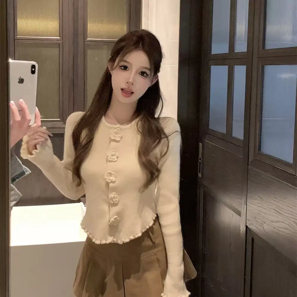 French-Style Ruffled Round-Neck Knit Sweater for Women, 2026 Autumn and Winter New Floral Long-Sleeve Sweater Base Layer Top — feature 3