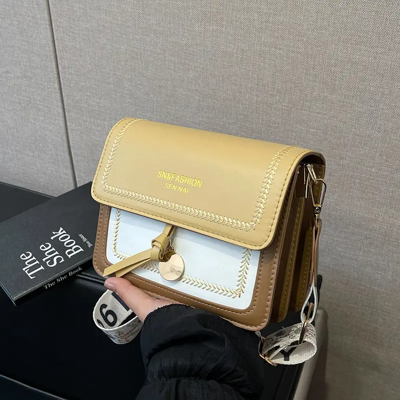 Trendy Women's Crossbody Bag with Wide Strap - Image 7