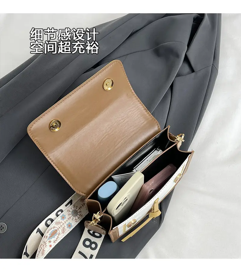 Trendy Women's Crossbody Bag with Wide Strap — feature 6