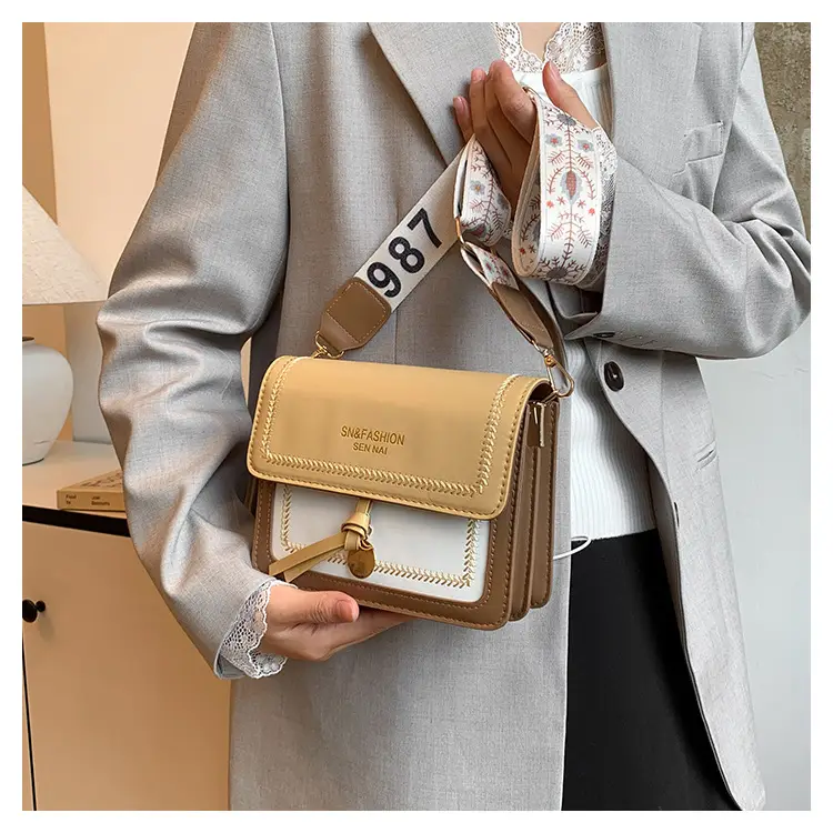 Trendy Women's Crossbody Bag with Wide Strap — feature 9
