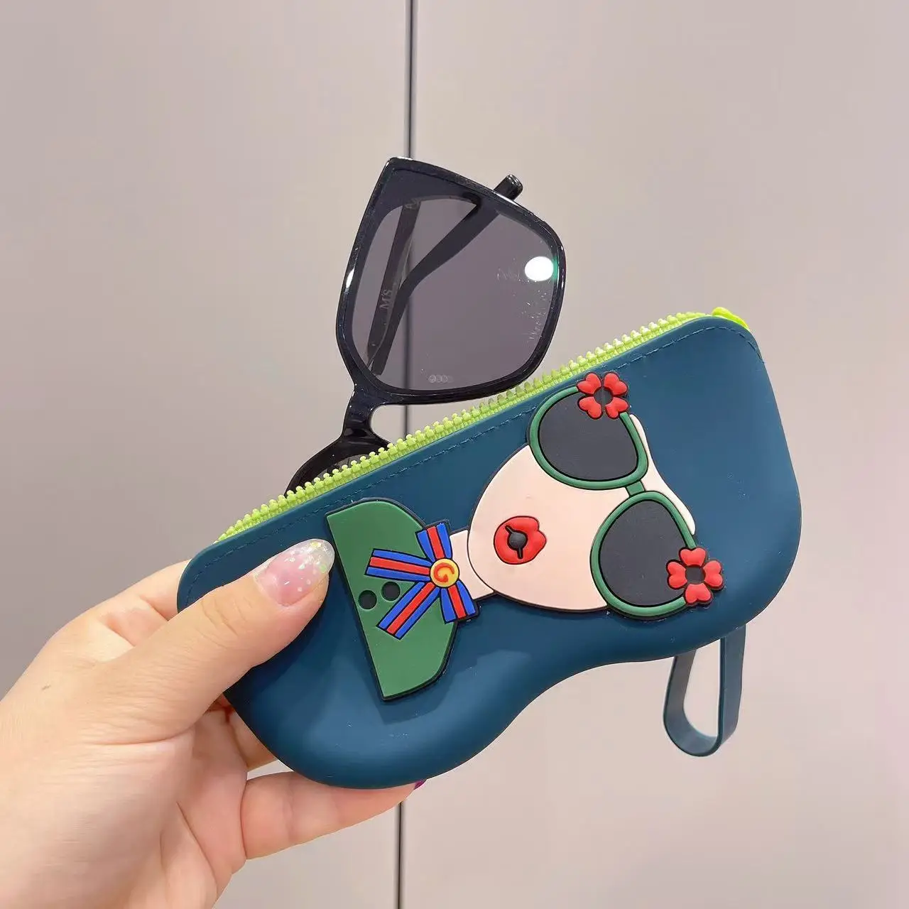 Cute Silicone Sunglasses Storage Bag Waterproof Portable - Image 6