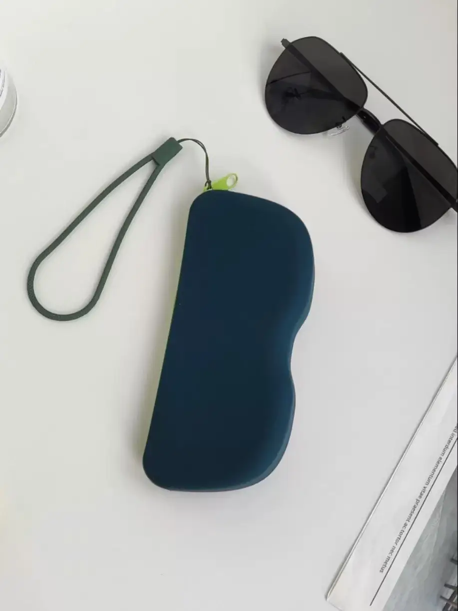 Cute Silicone Sunglasses Storage Bag Waterproof Portable β feature 4
