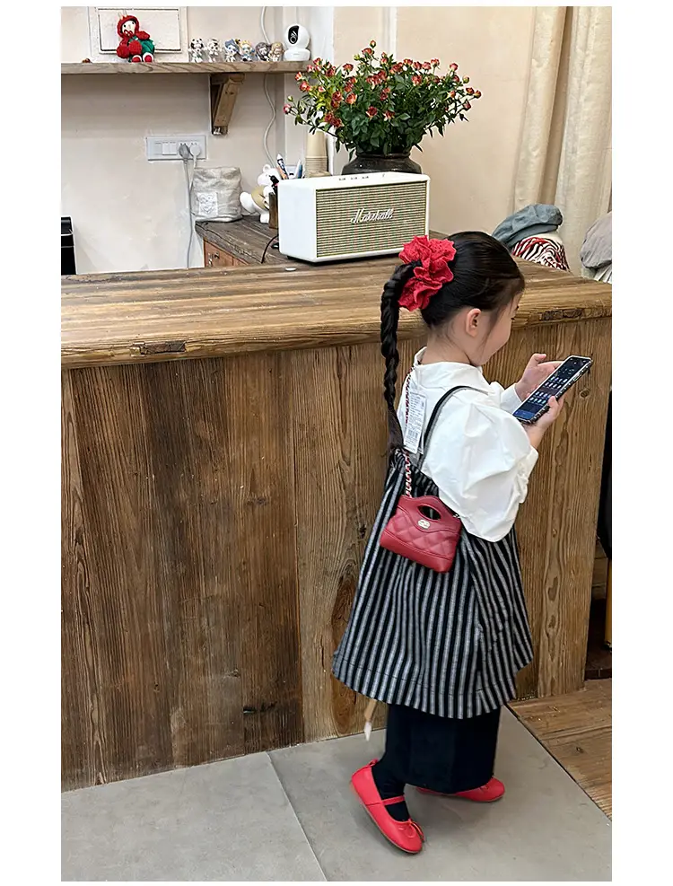 Red Quilted Rhombus Shoulder Bag for Girls — feature 19
