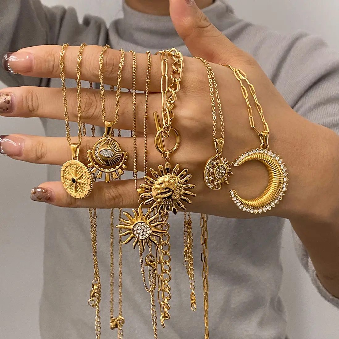 Jingqiao Star Necklace Gold 6.5g Titanium Steel — feature 6
