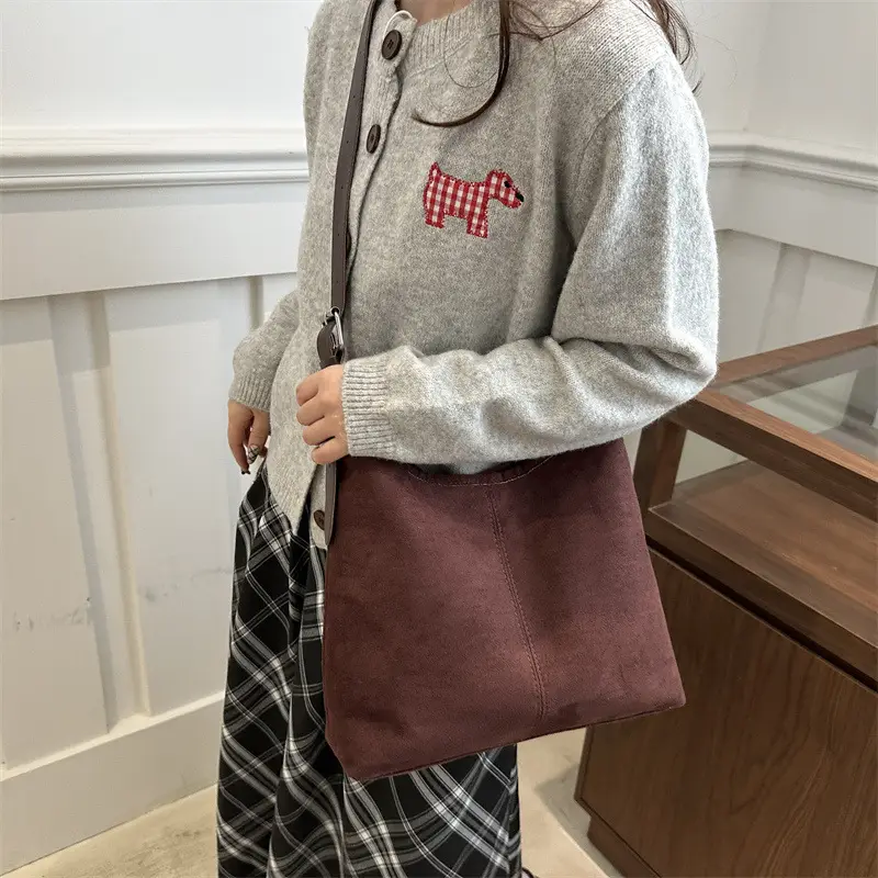 New Retro Fleece Shoulder Bag Large Capacity Textured - Image 6