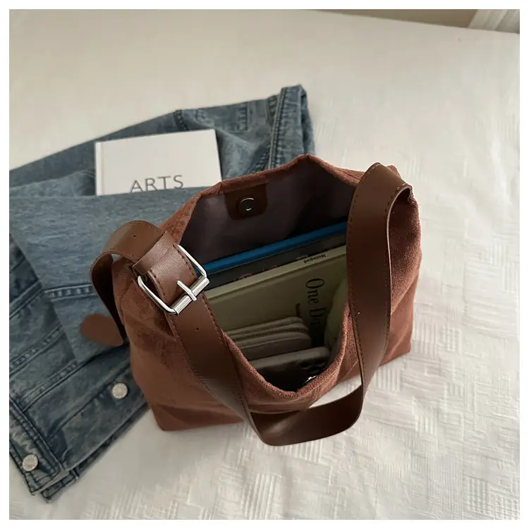 New Retro Fleece Shoulder Bag Large Capacity Textured — feature 27