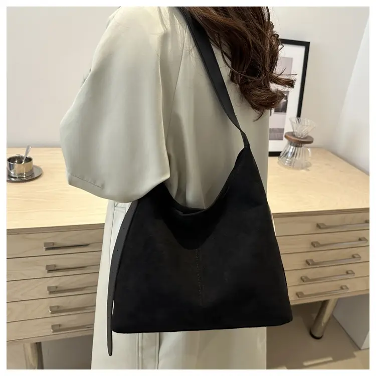 New Retro Fleece Shoulder Bag Large Capacity Textured — feature 32