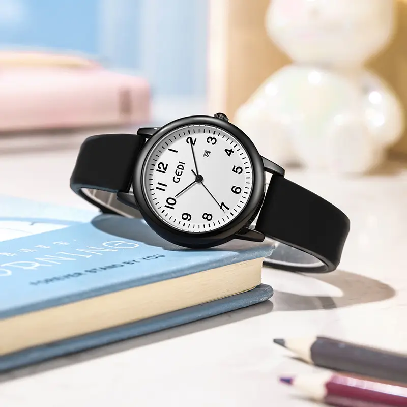 Women's Quartz Watch with Silicone Band & Simple Calendar