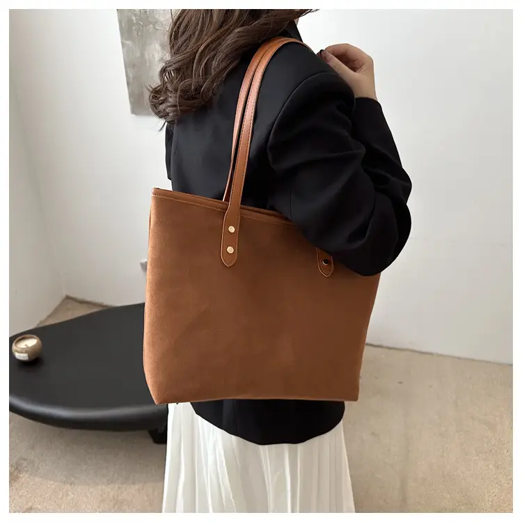 Large Capacity Women's Brown Tote Bag Winter New — feature 13