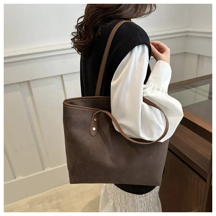 Large Capacity Women's Brown Tote Bag Winter New — feature 17