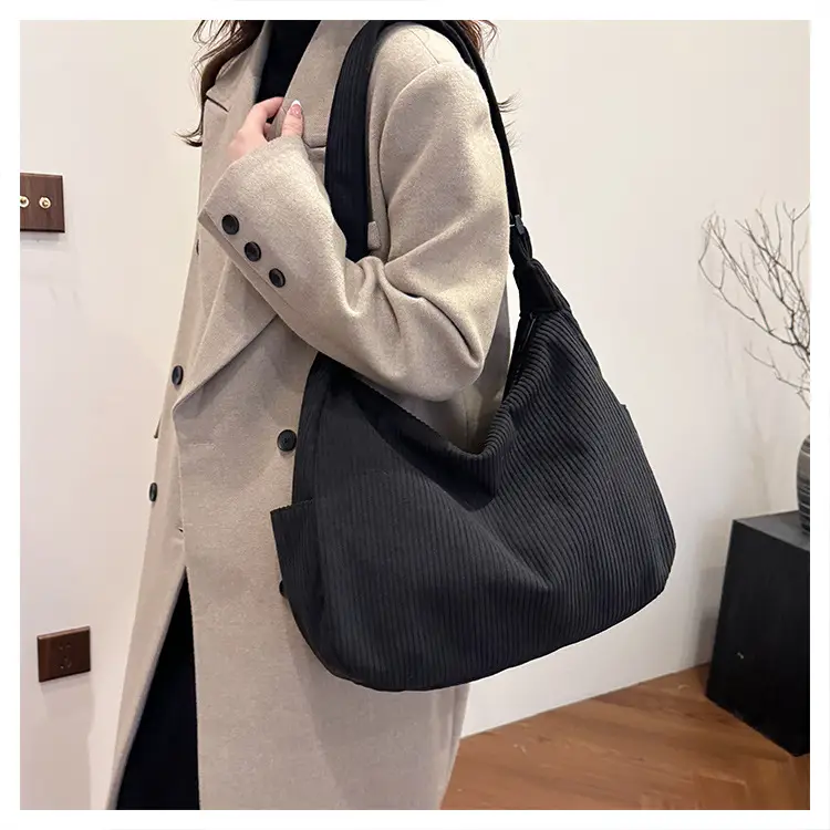 Women Crossbody Bag Black Ribbed Winter Casual 2026 — feature 18