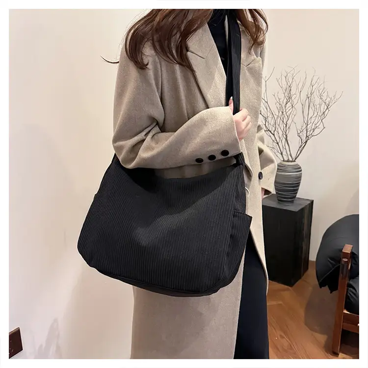 Women Crossbody Bag Black Ribbed Winter Casual 2026 — feature 20