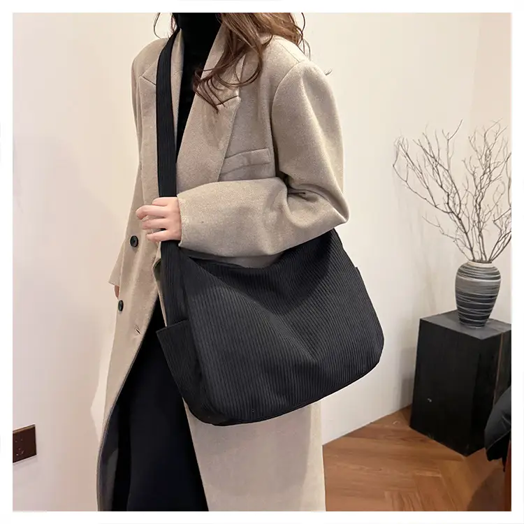 Women Crossbody Bag Black Ribbed Winter Casual 2026 — feature 21