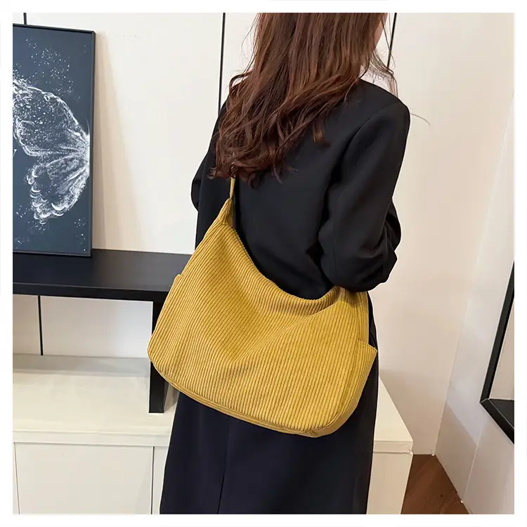 Women Crossbody Bag Black Ribbed Winter Casual 2026 — feature 22