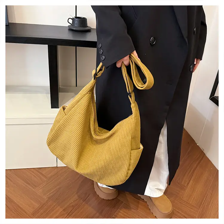 Women Crossbody Bag Black Ribbed Winter Casual 2026 — feature 25