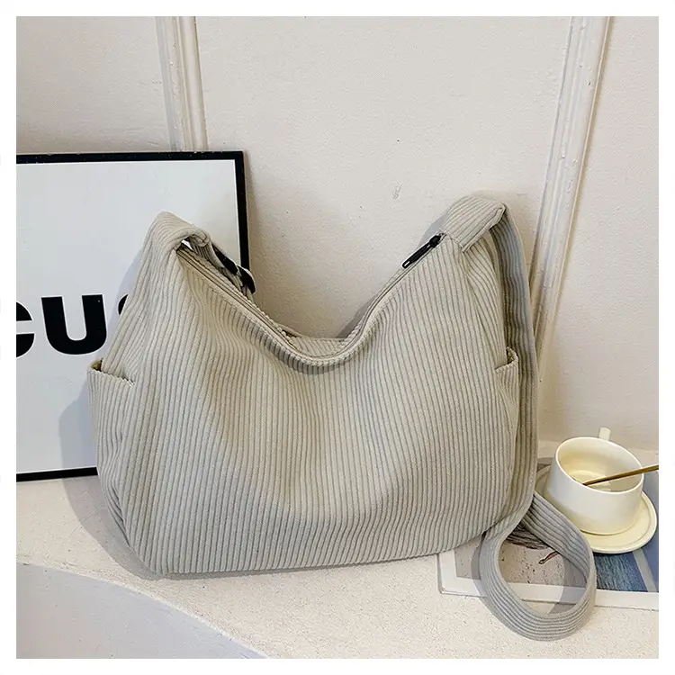 Women Crossbody Bag Black Ribbed Winter Casual 2026 — feature 40