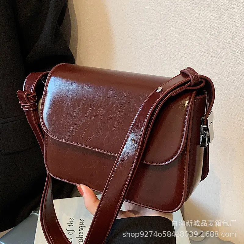 Retro Red Shoulder Bag for Women 2026 - Image 8