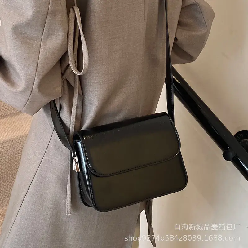Retro Red Shoulder Bag for Women 2026 - Image 9