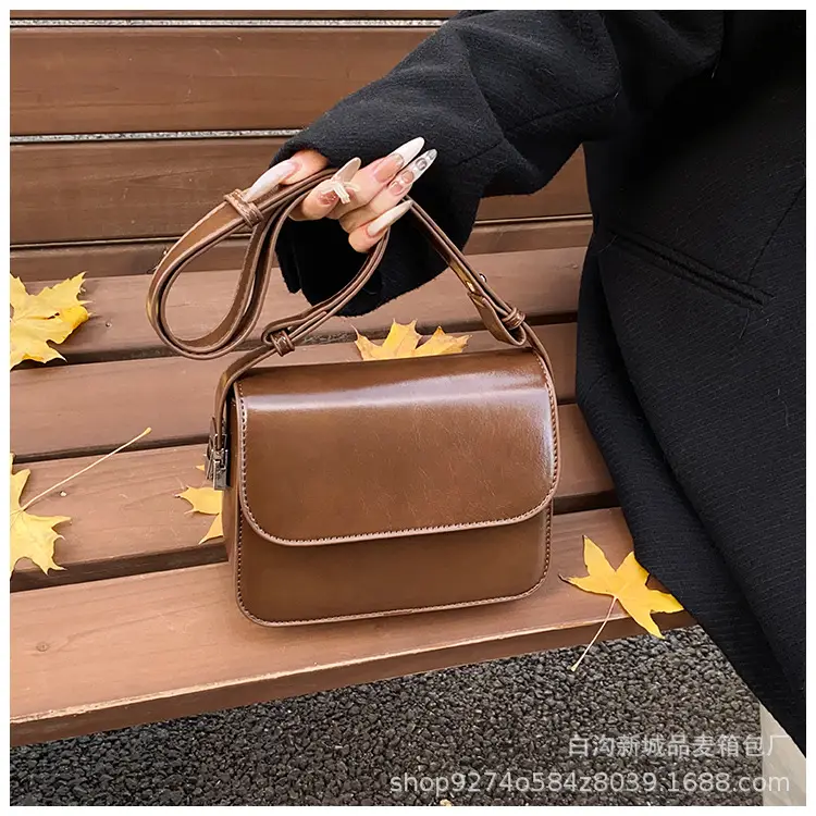 Retro Red Shoulder Bag for Women 2026 — feature 14