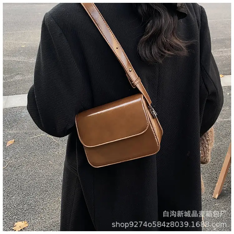 Retro Red Shoulder Bag for Women 2026 — feature 16