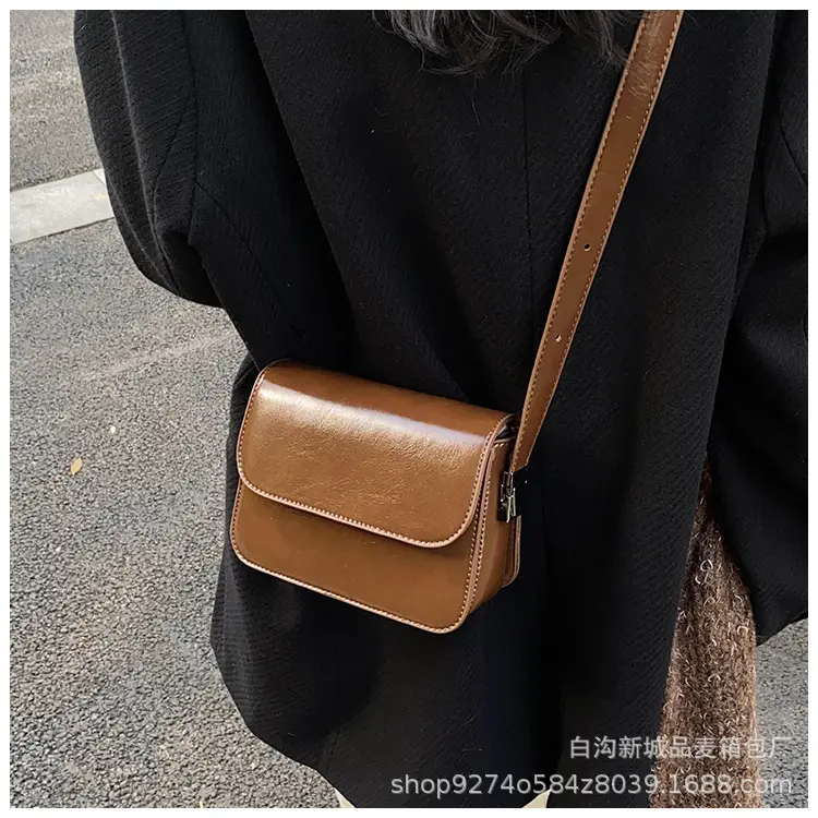 Retro Red Shoulder Bag for Women 2026 — feature 17