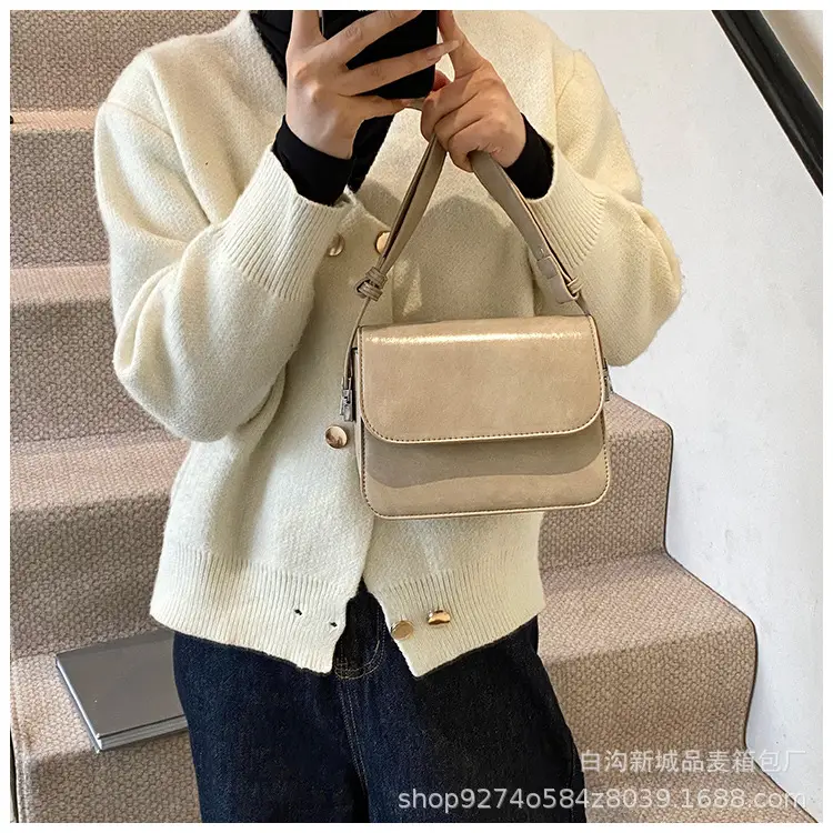 Retro Red Shoulder Bag for Women 2026 — feature 19