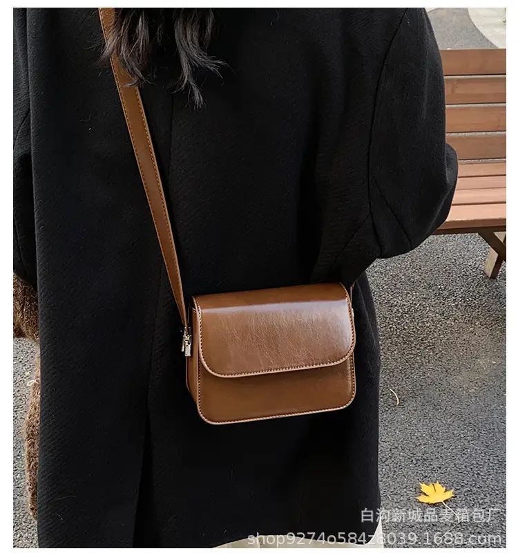 Retro Red Shoulder Bag for Women 2026 — feature 2