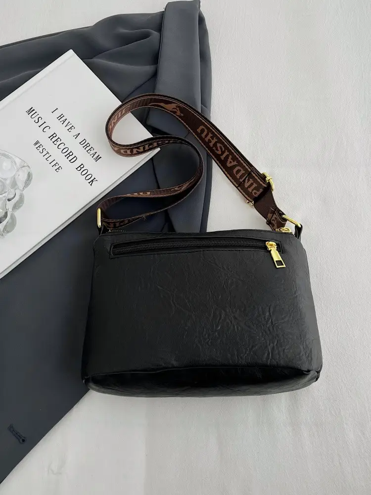 Black Kangaroo Shoulder Bag with Gold Chain & Three-Layer Design — feature 12