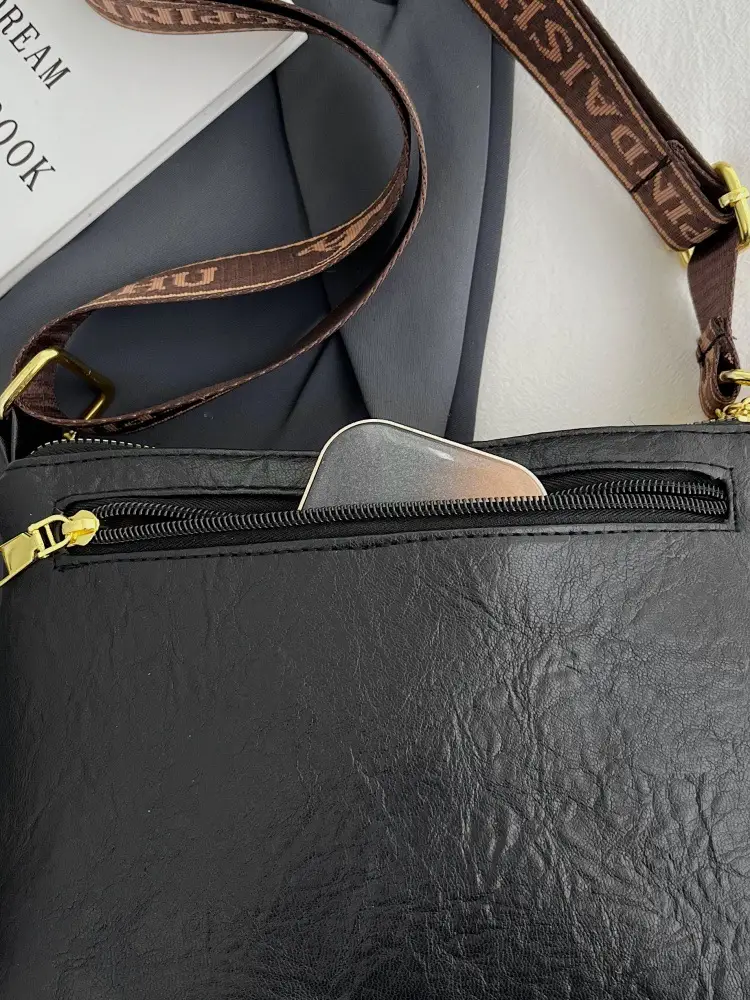 Black Kangaroo Shoulder Bag with Gold Chain & Three-Layer Design — feature 13