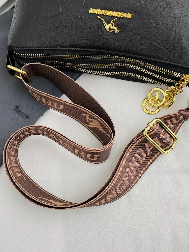 Black Kangaroo Shoulder Bag with Gold Chain & Three-Layer Design — feature 15