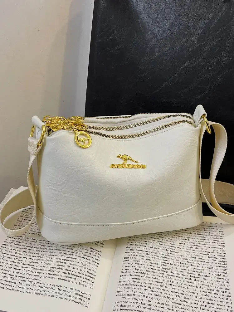 Black Kangaroo Shoulder Bag with Gold Chain & Three-Layer Design — feature 2