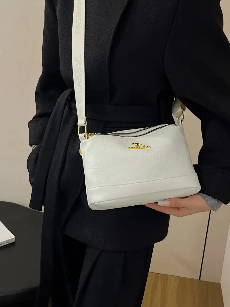 Black Kangaroo Shoulder Bag with Gold Chain & Three-Layer Design — feature 23