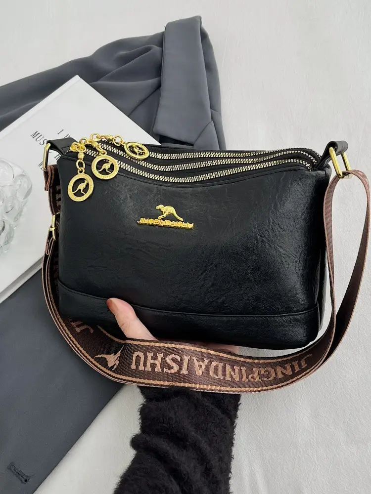 Black Kangaroo Shoulder Bag with Gold Chain & Three-Layer Design — feature 5