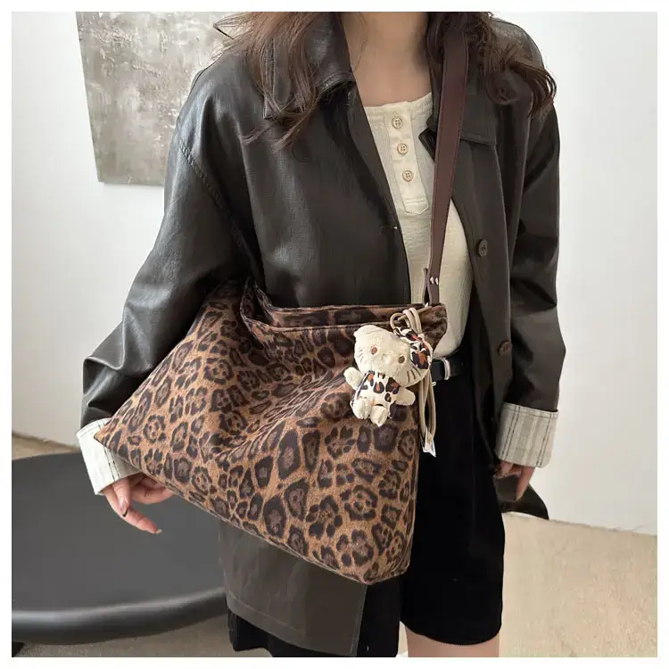 Leopard Print Women's Shoulder Crossbody Bag Large Capacity — feature 12