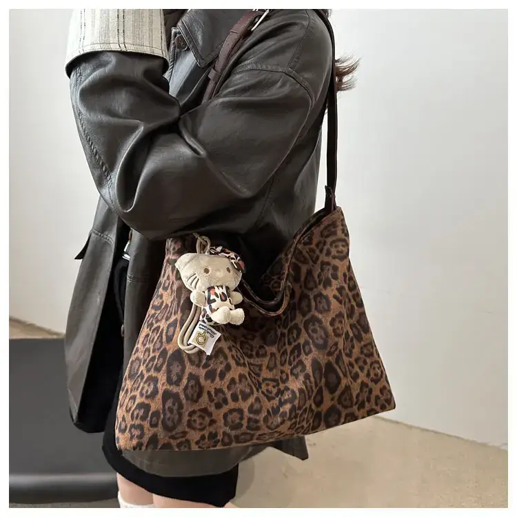 Leopard Print Women's Shoulder Crossbody Bag Large Capacity — feature 9