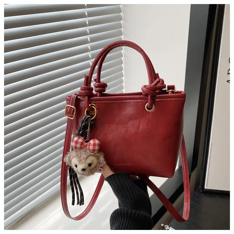 Black Retro Textured Shoulder Crossbody Bag 2024 — feature 10