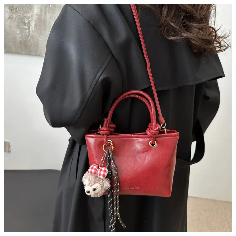 Black Retro Textured Shoulder Crossbody Bag 2024 — feature 17