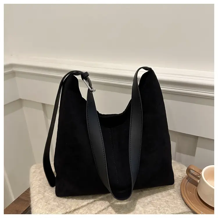 Vintage Commuter Shoulder Bag Black Large Capacity Winter New — feature 24