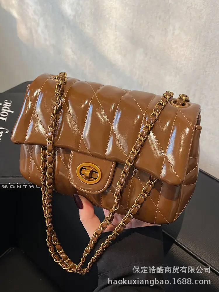 Black Quilted Chain Shoulder Bag for Women 2024 - Image 7