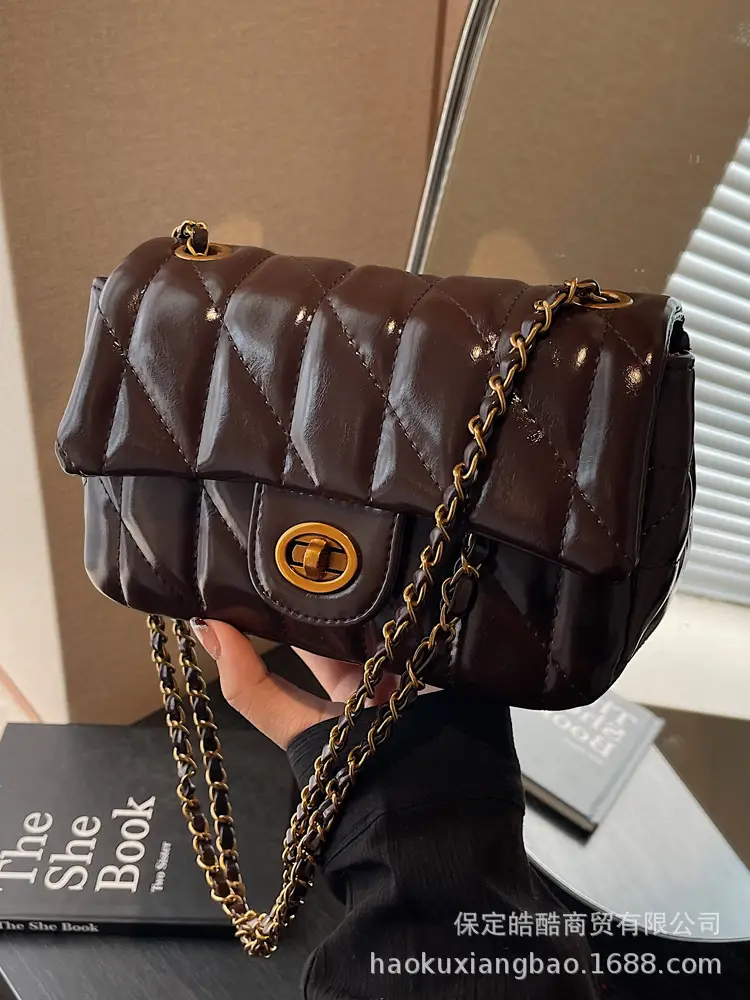 Black Quilted Chain Shoulder Bag for Women 2024 - Image 8