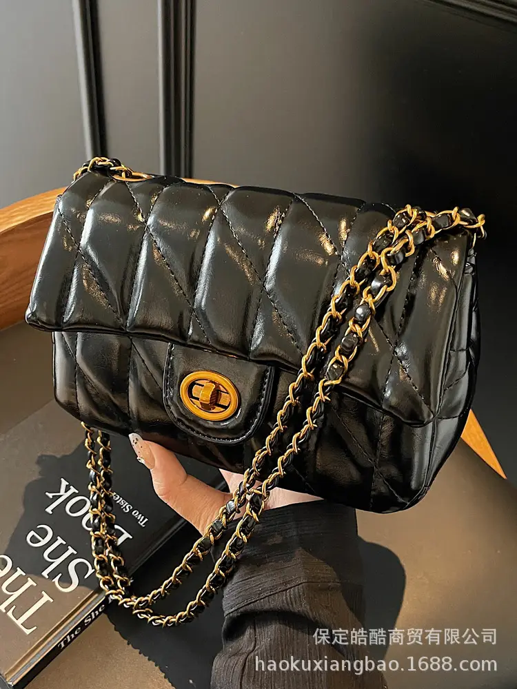 Black Quilted Chain Shoulder Bag for Women 2024 - Image 10